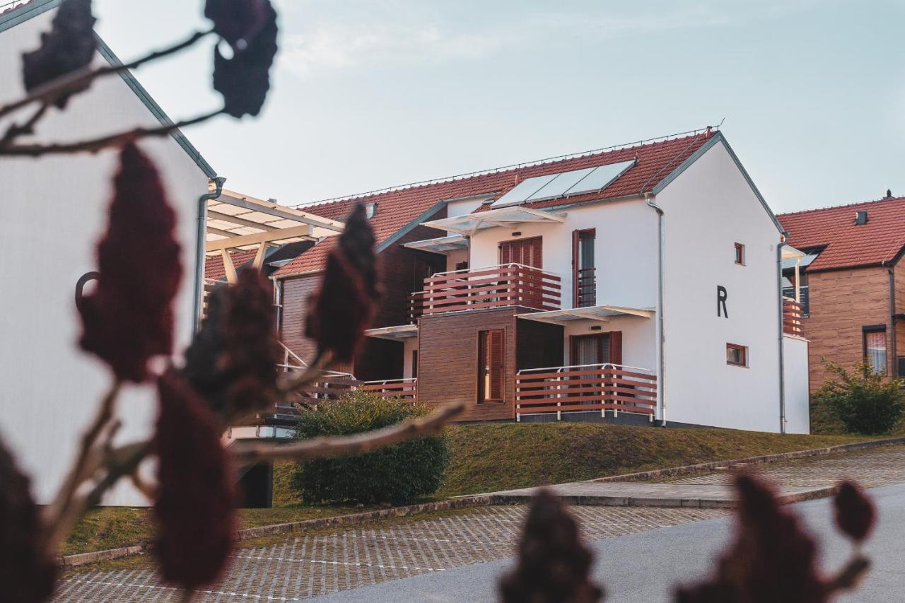 St. Martin'S Apartments Grkavescak エクステリア 写真